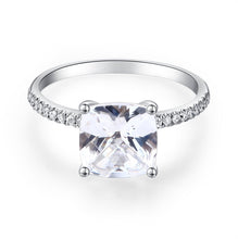 गैलरी व्यूवर में इमेज लोड करें, 0.12ct Natural Diamond 14K White Gold 2.5 Ct Topaz Ring