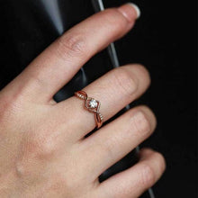 गैलरी व्यूवर में इमेज लोड करें, 1.0 Carat Round Cut Sona Diamond Twist Promise Ring
