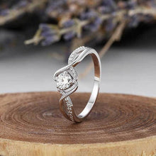 गैलरी व्यूवर में इमेज लोड करें, 1.0 Carat Round Cut Sona Diamond Twist Promise Ring