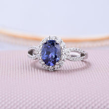 गैलरी व्यूवर में इमेज लोड करें, 1.0 Carat Blue Sapphire Oval Cut Halo Engagement Ring