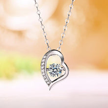 गैलरी व्यूवर में इमेज लोड करें, 0.5ct Moissanite Dancing Stone Heart Necklace