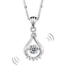 गैलरी व्यूवर में इमेज लोड करें, 0.5ct Dancing Moissanite Diamond Necklace - Black Diamonds New York