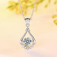 गैलरी व्यूवर में इमेज लोड करें, 0.5ct Dancing Moissanite Diamond Necklace - Black Diamonds New York