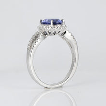 गैलरी व्यूवर में इमेज लोड करें, 1.0 Carat Blue Sapphire Oval Cut Halo Engagement Ring