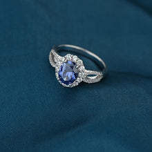 गैलरी व्यूवर में इमेज लोड करें, 1.0 Carat Blue Sapphire Oval Cut Halo Engagement Ring